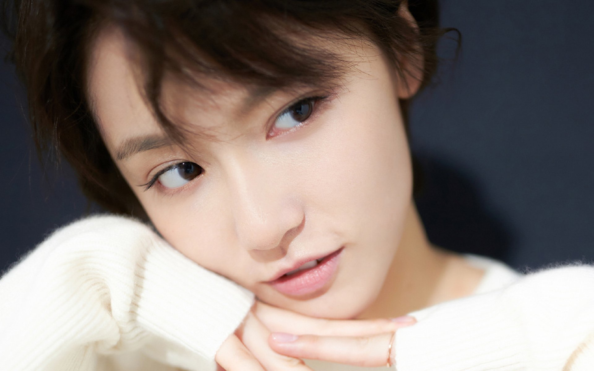 森林狼主场外墙展示球员头像打造城市标志感,森林狼队标高清